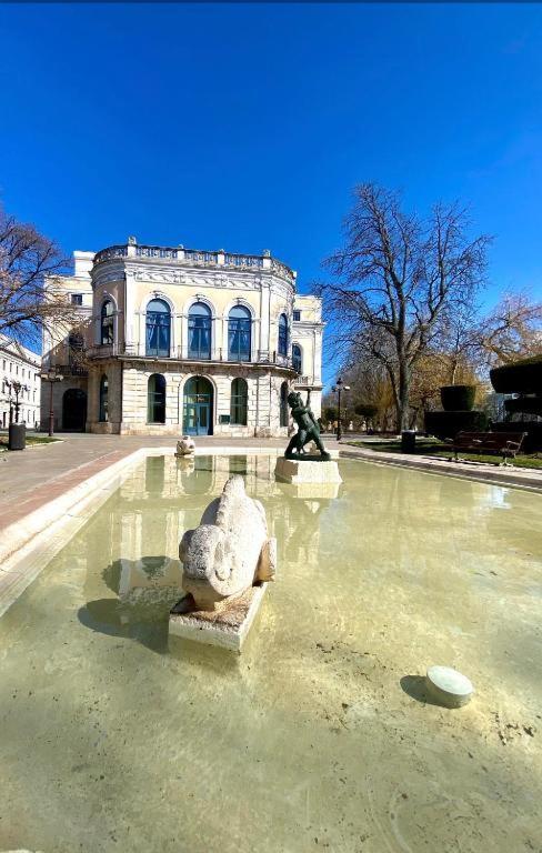 Grand Plaza Vega Apartment Burgos Bagian luar foto